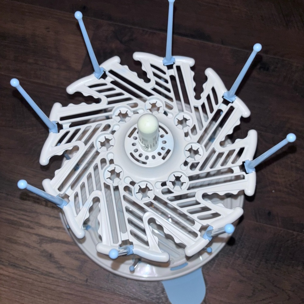 Munchkin Bottle & Accessories Drying Rack - Picture 10 of 11